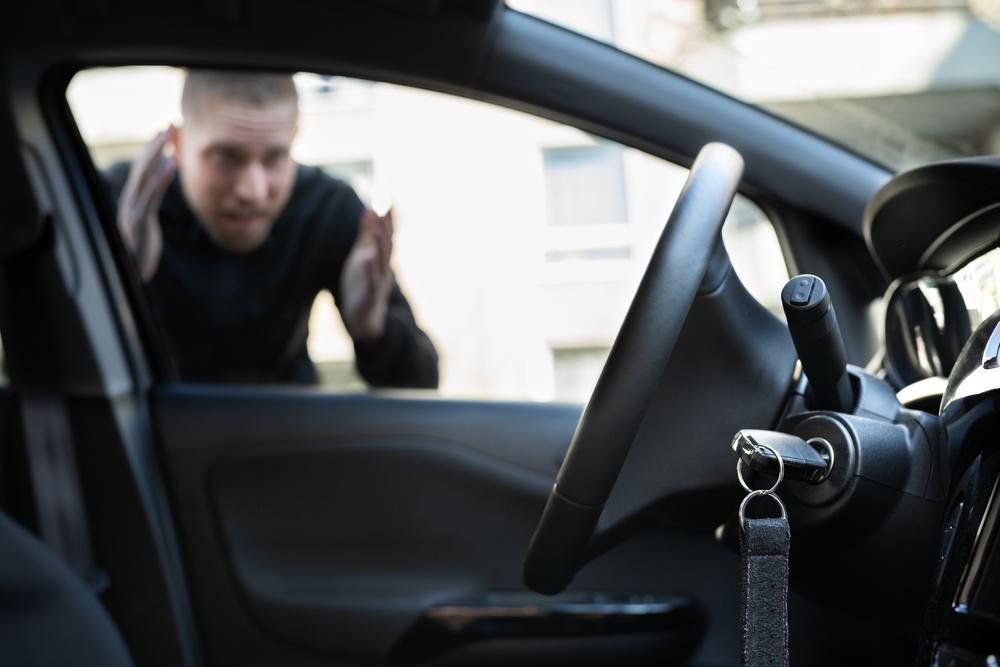 Driver locked out of car with keys left inside in Woodstock